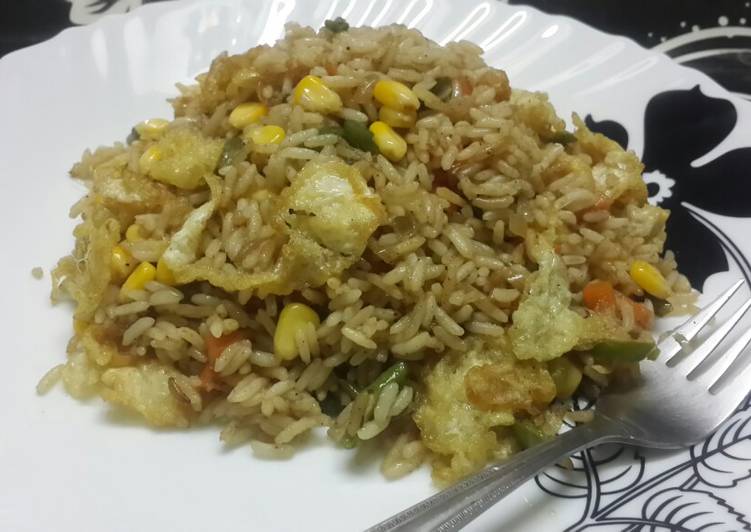 Simple Way to Prepare Homemade Sweet corn veg and egg drop fried rice