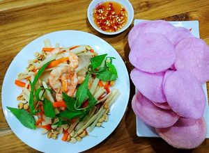 Hình của món Gỏi ngó sen tôm thịt.