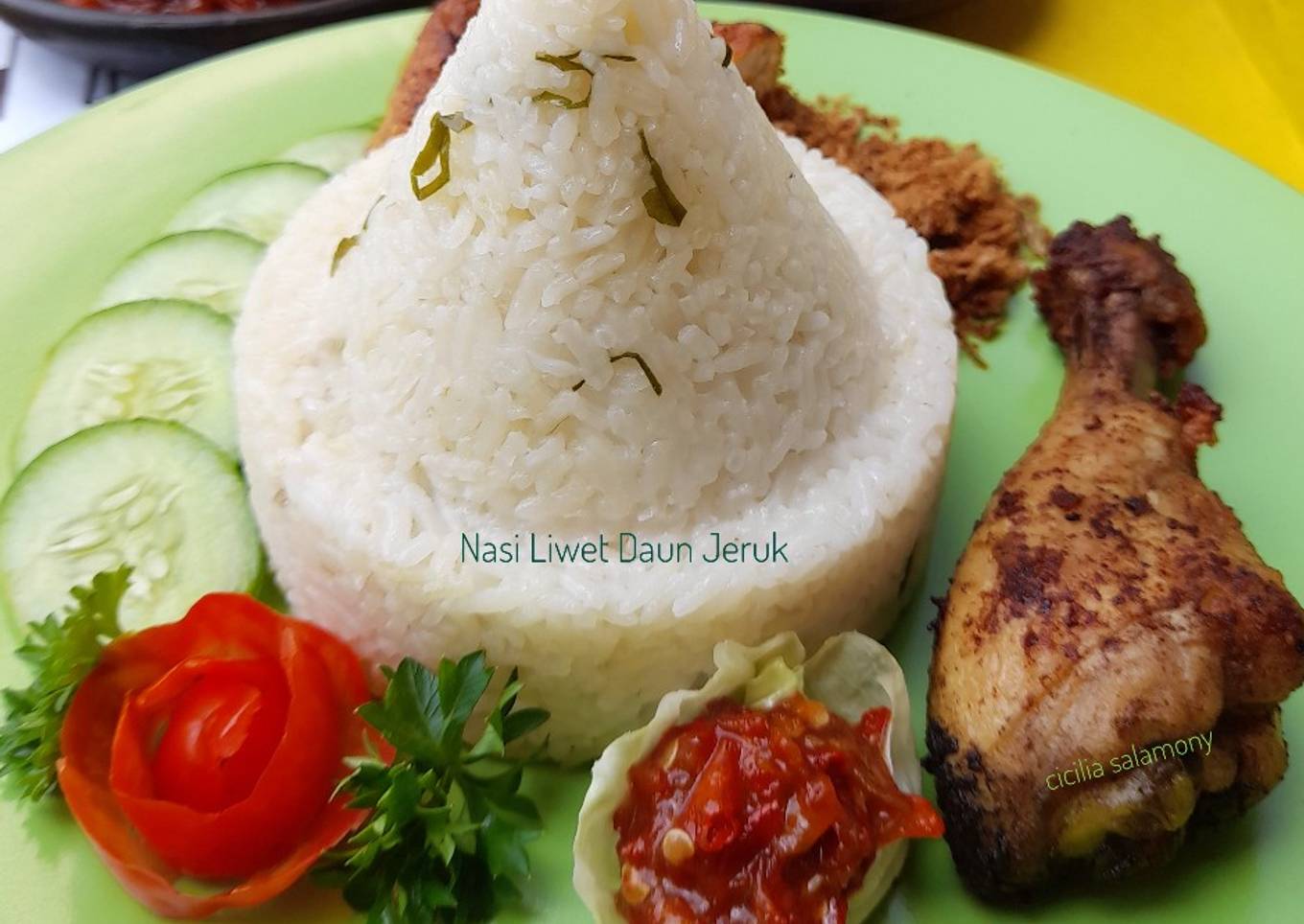 Nasi Liwet Daun Jeruk