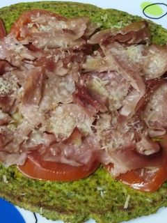 Una foto de Pizza margarita de brócoli