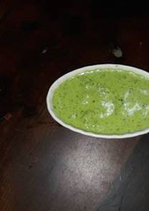 Una foto de Salsa de perejil y ajo
