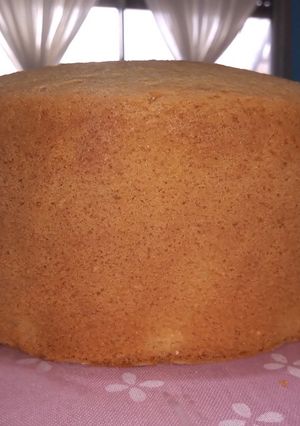 Una foto de Bizcocho de vainilla ideal para torta doble altura. Es una miga bien compacta