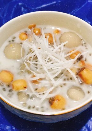 Hình của món Chè trân châu dừa hạt sen.