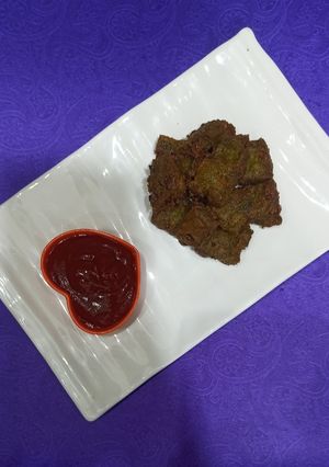 क्रिस्पी पालक बाइट्स (crispy palak bites recipe in hindi) रेसिपी मुख्य फोटो