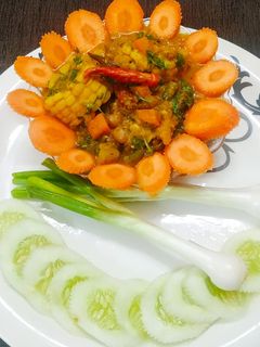 खतखत (khatkhat recipe in marathi) रेसिपी चे मुख्य फोटो