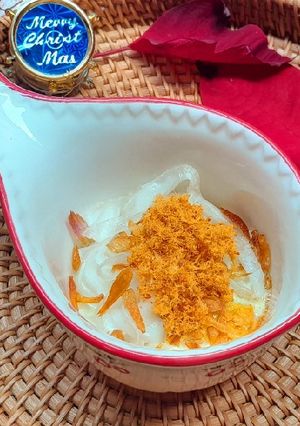 Hình của món Mì lá tươi nướng trứng chà bông.