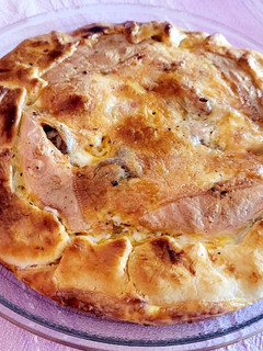 Foto principal de Tarta de setas, jamón, longaniza y algo más