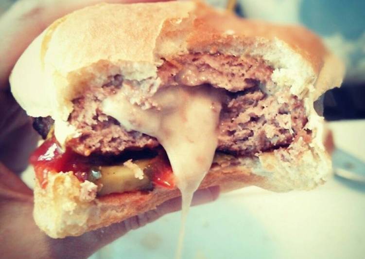 How to Make Speedy &#34;The Full Monty&#34; Stuffed Burger