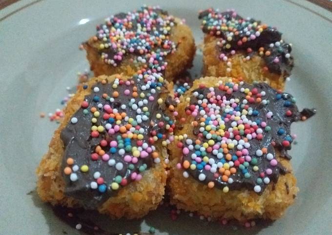 Resep Banana Nugget with choco topping oleh elly najma - Cookpad
