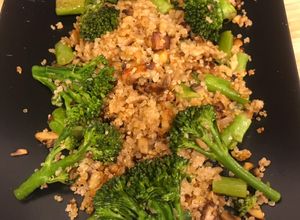 Foto principal de Bimi rehogado con champi y quinoa
