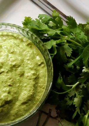 લીલી ચટણી (Green Chutney Recipe In Gujarati) રેસીપી મુખ્ય ફોટો