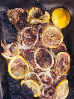 عکسی از دستور ماهی توی فر و سیب زمینی تنوری