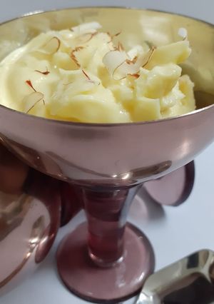 A picture of Kesari shrikhand.