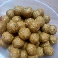A picture of Jowar ladoos.