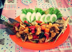 Foto resep Barramunndi sweet and sour asparagus spears , bell peppers , pineapple