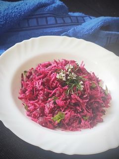 चुकंदर एंड कोकोनट सलाद (Chukandar and coconut salad recipe in Hindi) रेसिपी मुख्य फोटो
