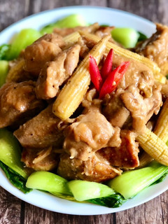 芋頭燒雞腿 / 家常年菜 的食譜成品照片