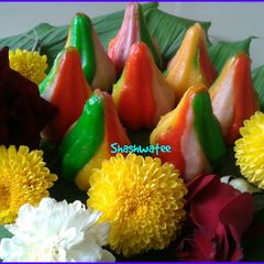 A picture of Rainbow modak.