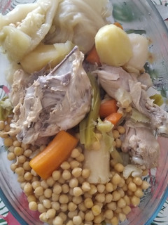 Una foto de Cocido con verdura y pollo