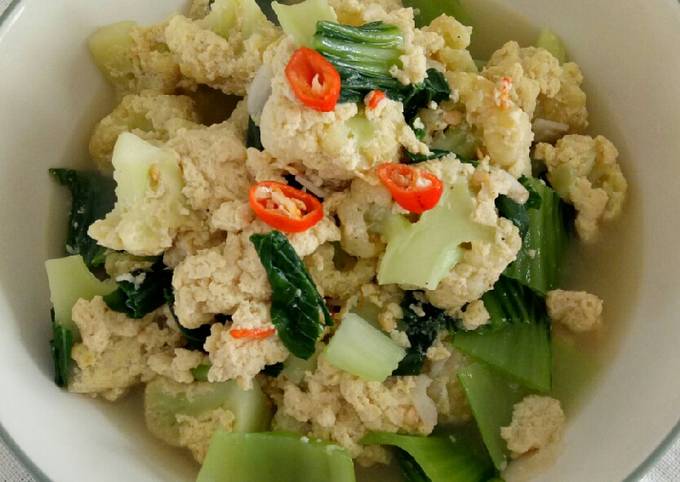 Resep Sayur Pakcoi Orak-arik Telur Dan Kembang Kol Oleh Tan Liana ...