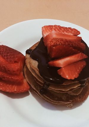 Una foto de Panqueques esponjosos de banana y avena.- Bajas calorías y sin harina. (Pancakes) Súper FÁCIL
