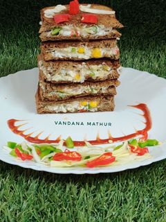 हेल्थी कर्ड सैंडविच (Healthy Curd Sandwich recipe in hindi) रेसिपी मुख्य फोटो