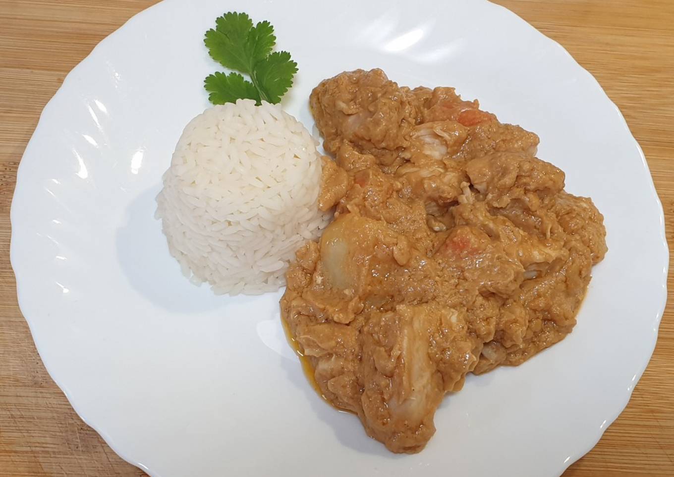 Maafé (o mafé) de pollo. Comida Senegal