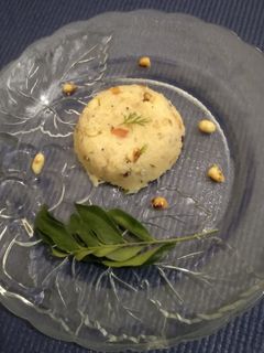उपमा (upma recipe in marathi) रेसिपी चे मुख्य फोटो