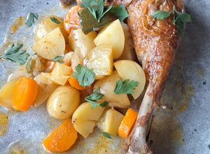 Une photo de Poulet au paprika fumé et légumes rôtis