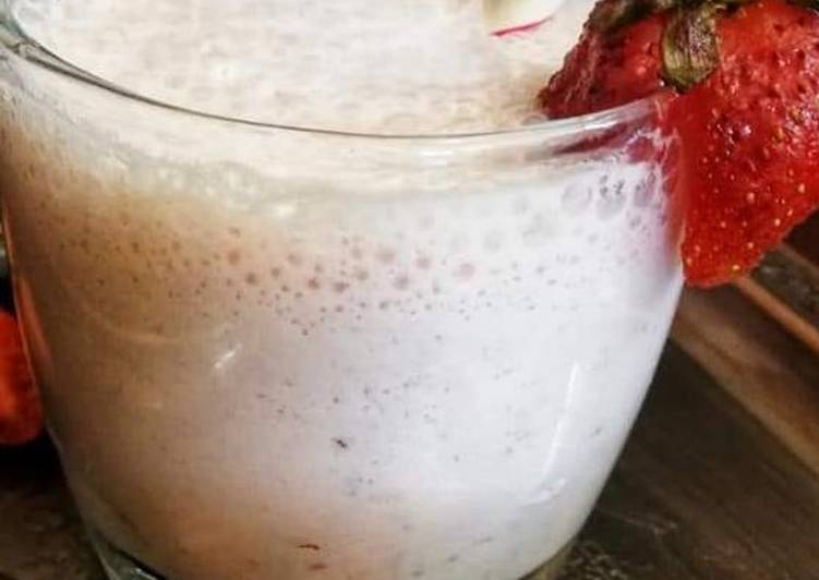 Recipe of Any-night-of-the-week Strawberry milkshake