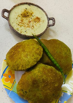 बथुआ मसाला पूरी रेसिपी मुख्य फोटो