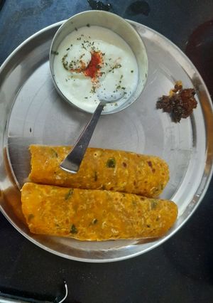 A picture of Mooli Kaddu Thepla Healthy Breakfast.