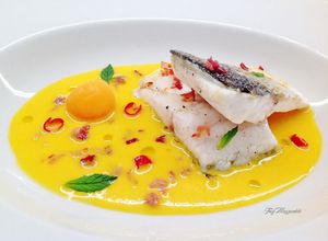 Foto di Spigola con gazpacho di melone e S.Daniele croccante