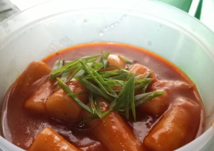 Resep tteokbokki (kue beras korea) buat pemula