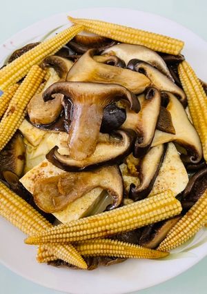 香煎松本茸配豆腐玉米筍 的食譜成品照片