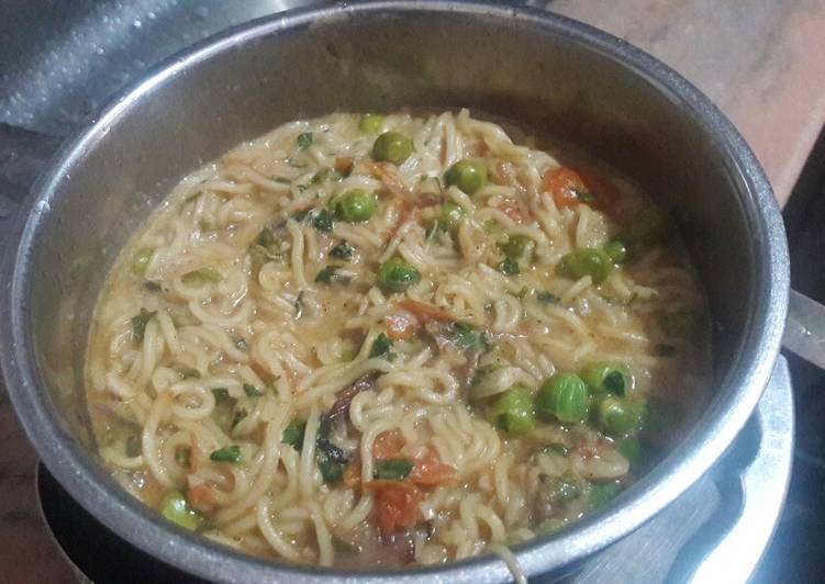 Steps to Prepare Favorite Masala maggi with Malai