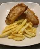 Pescado rebozado en una mezcla especial con Papas Fritas crocantes