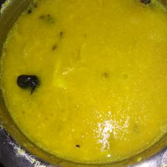 A picture of Masoor dal(red lentil).