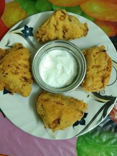 आलू दही ब्रेड पकौड़ा (aloo dahi bread pakoda recipe in Hindi) रेसिपी मुख्य फोटो