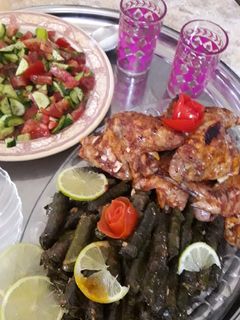 صورة لوصفة ورق عنب وجناحات بالفرن 😋😋