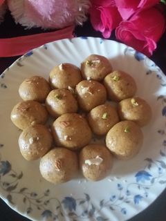 A picture of Besan Laddoo.