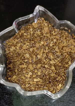 અળસી ધાણાદાળનો મુખવાસ (Arsi Dhanadal Mukhwas Recipe In Gujarati) રેસીપી મુખ્ય ફોટો