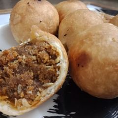 A picture of Dry Kachori.