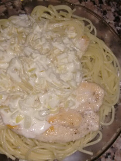 Una foto de Pasta en Salsa Blanca con Pollo