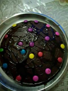 चोकलेट बिस्कुट केक (Chocolate biscuits cake recipe in hindi) रेसिपी मुख्य फोटो