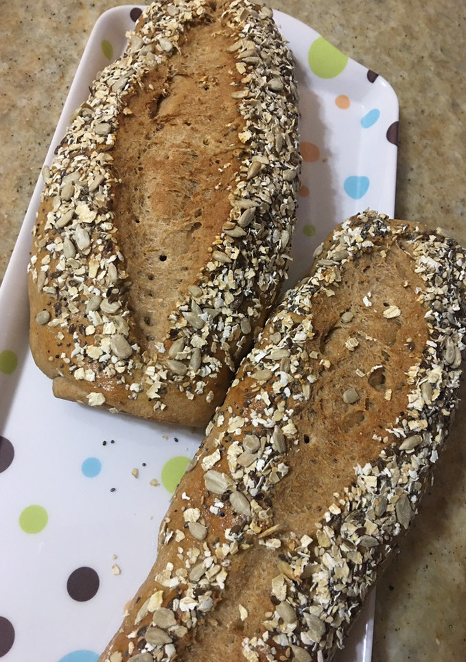 Una foto de Pan lactal integral con semillas y avena
