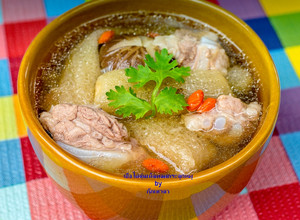 รูปของ เยื่อไผ่ตุ๋นเห็ดหอมกระดูกหมู