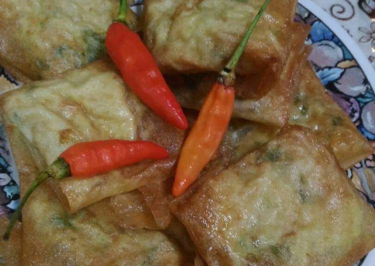 Martabak telur bumbu curryy gurih" nyoyy..😁😁#siap ramadhan