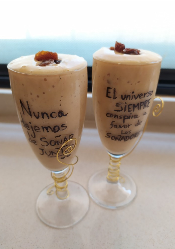 Una foto de Batido de nectarina y pasas
