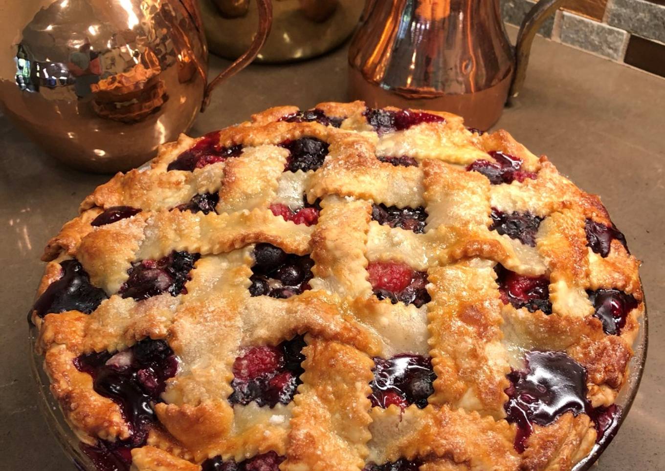 Fresh Mixed Berry Pie